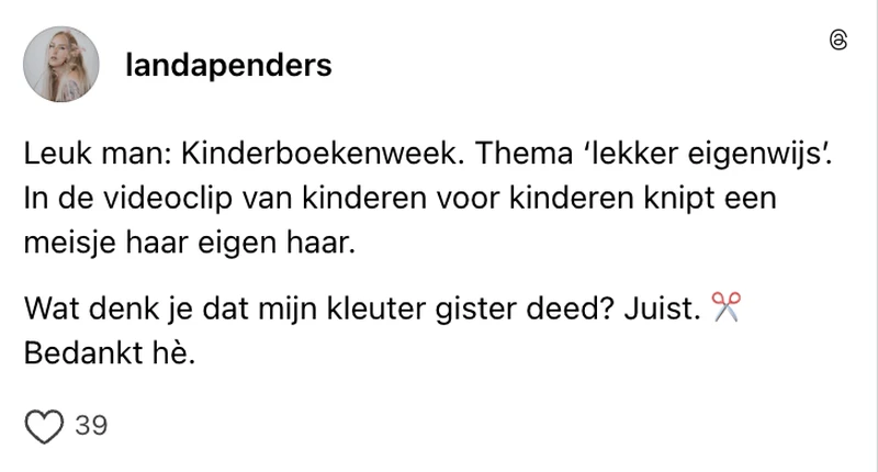 Kleuter knipt zelf haar